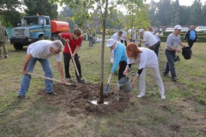 В Коломне прошла акция «Наш лес. Посади свое дерево»